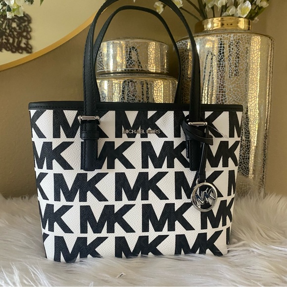 Michael Kors Handbags - New Michael Kors jet set carryall xs tote convertible crossbody bag